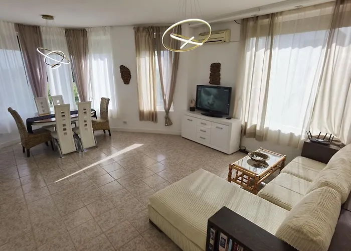 Casa de Férias алба Lozenets